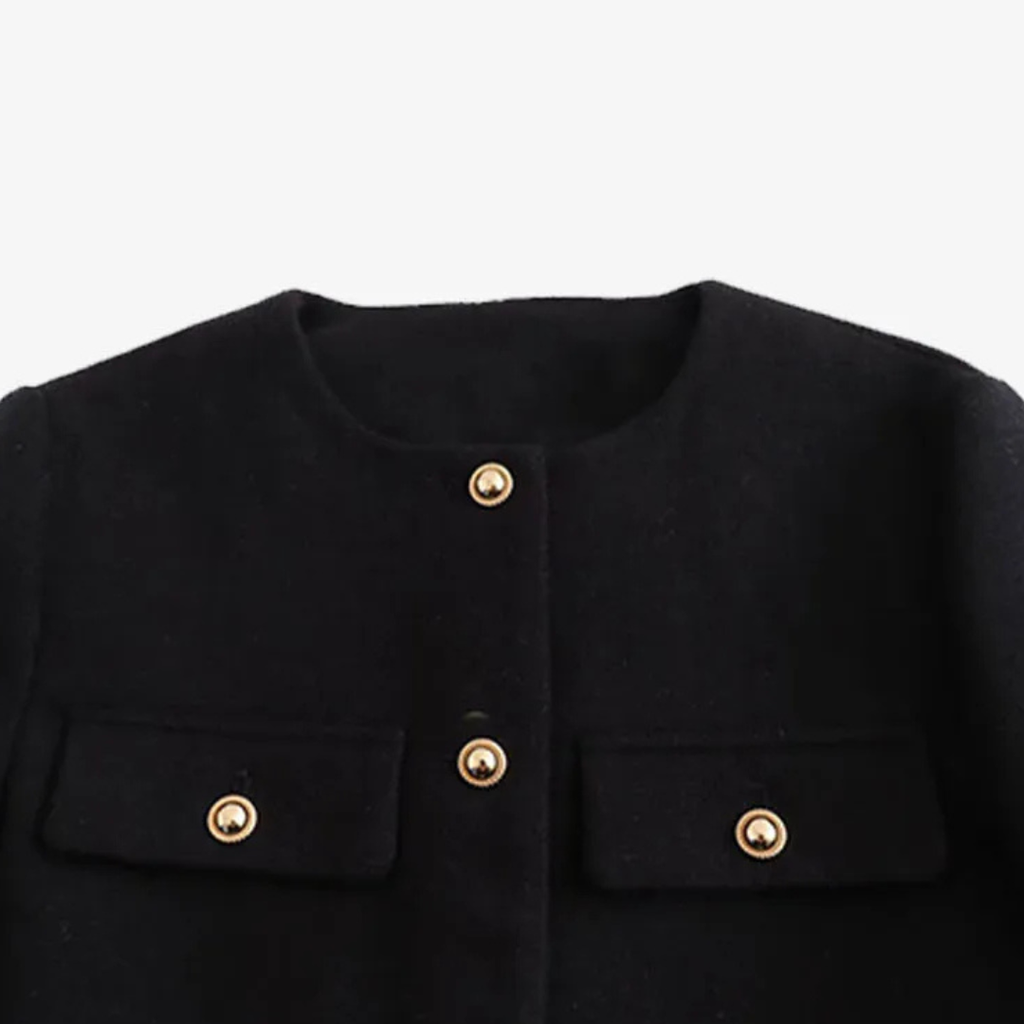 Mantel Damen mit Rundhals & Knopfdekor – BelleCéline Kurzblazer