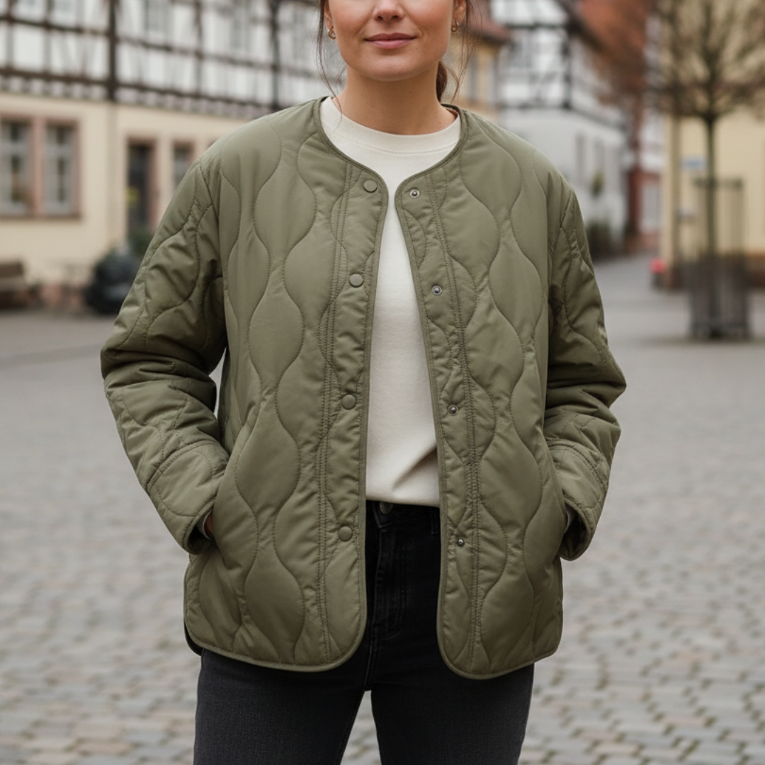 Mantel Damen gesteppt mit Rundhalsausschnitt & Druckknöpfen – QuiltaShell Jacke
