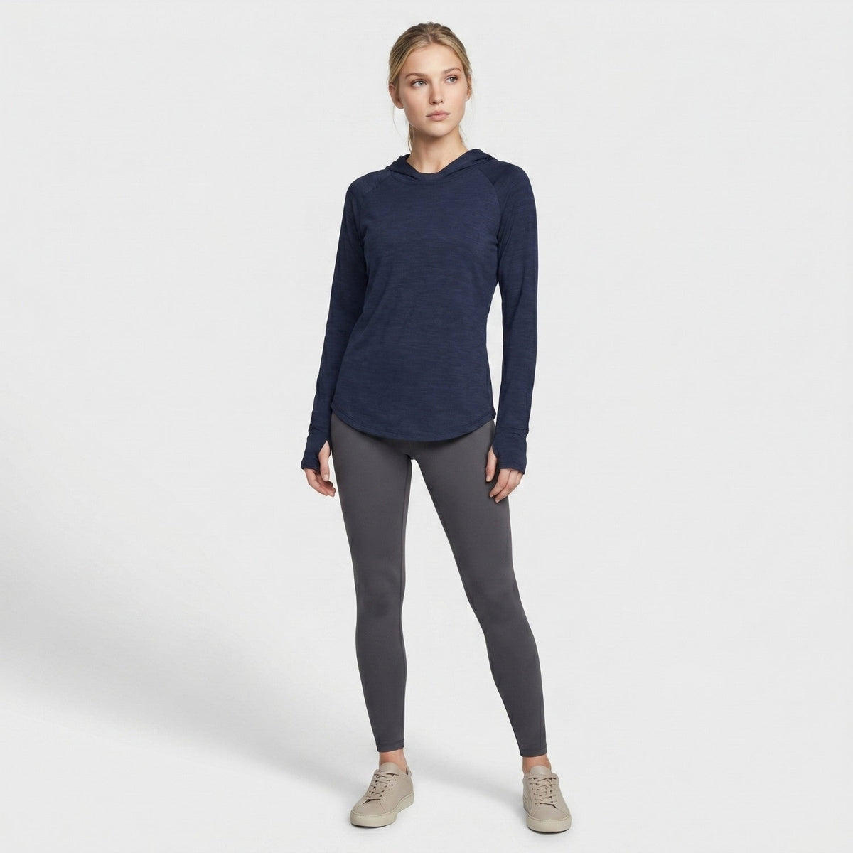 Damen-Sonnenhoodie mittelschwer – UPF 50+ mit Kapuze