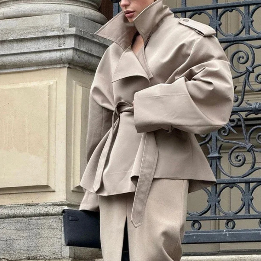 Mantel Damen Kurz-Trenchcoat mit Gürtel & Doppelknopfreihe – Aurelia Coat