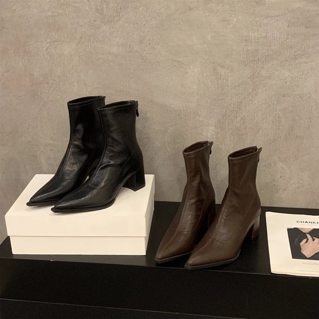Stiefel mit Absatz & Spitz zulaufender Form – NoirVogue Ankle Boots