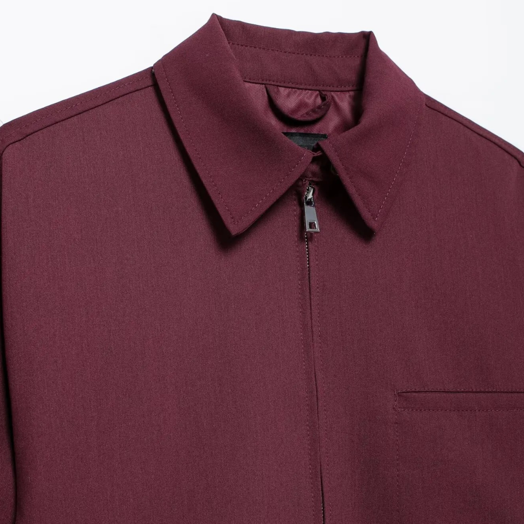 Damenjacke mit entspanntem Kragen – Minimalistische Weinrote Reißverschlussjacke
