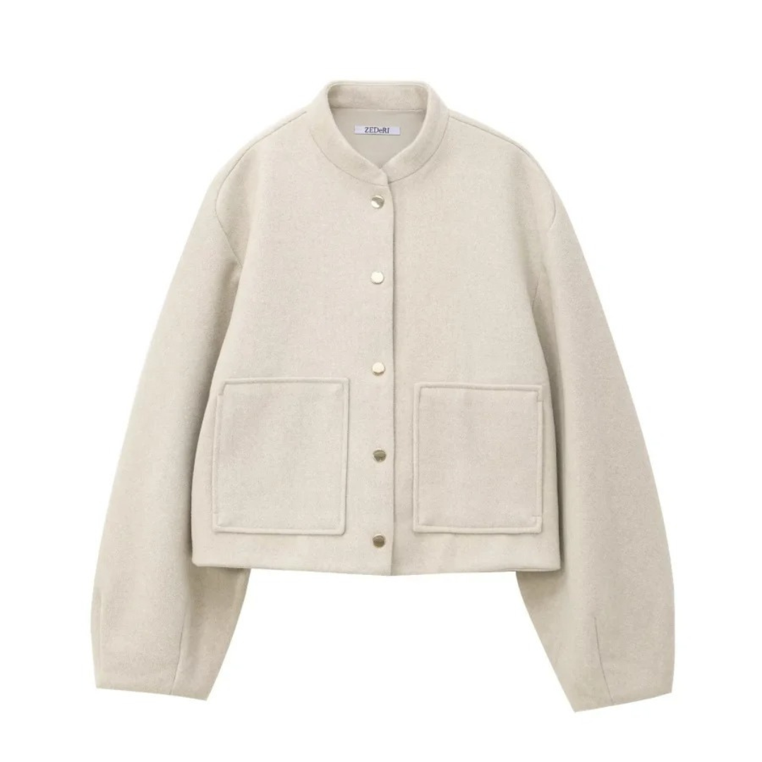 Mantel Damen kurz mit 3D-Schnitt & aufgesetzten Taschen – NovaForm Jacket