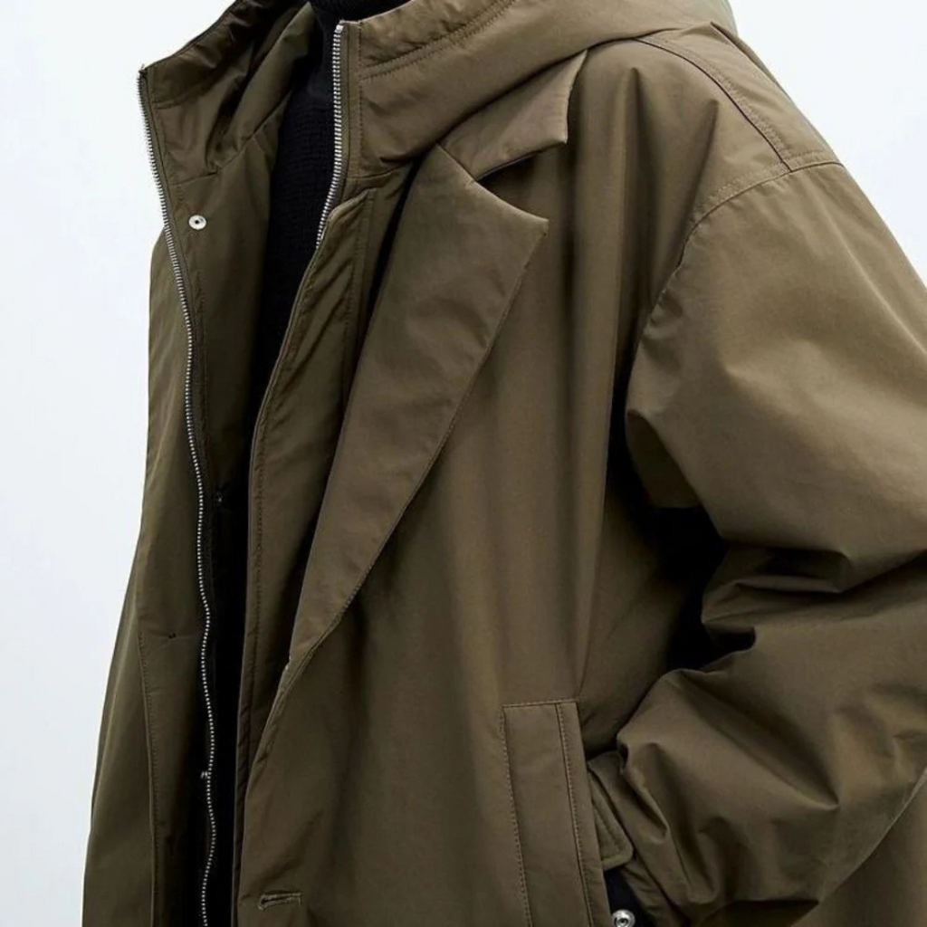 Winddichte Herbstjacke mit Kapuze – StormGuard Coat