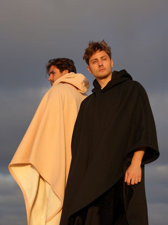 Gewichteter Cape-Hoodie – kuscheliger Baumwoll-Hoodie mit Kunstfellfutter