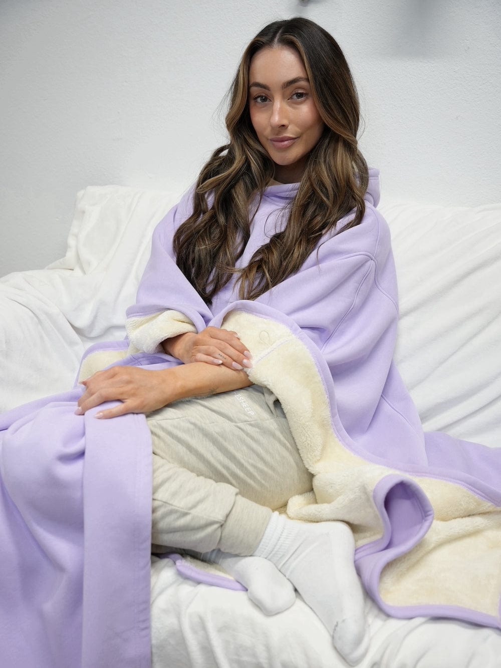 Gewichteter Cape-Hoodie – kuscheliger Baumwoll-Hoodie mit Kunstfellfutter