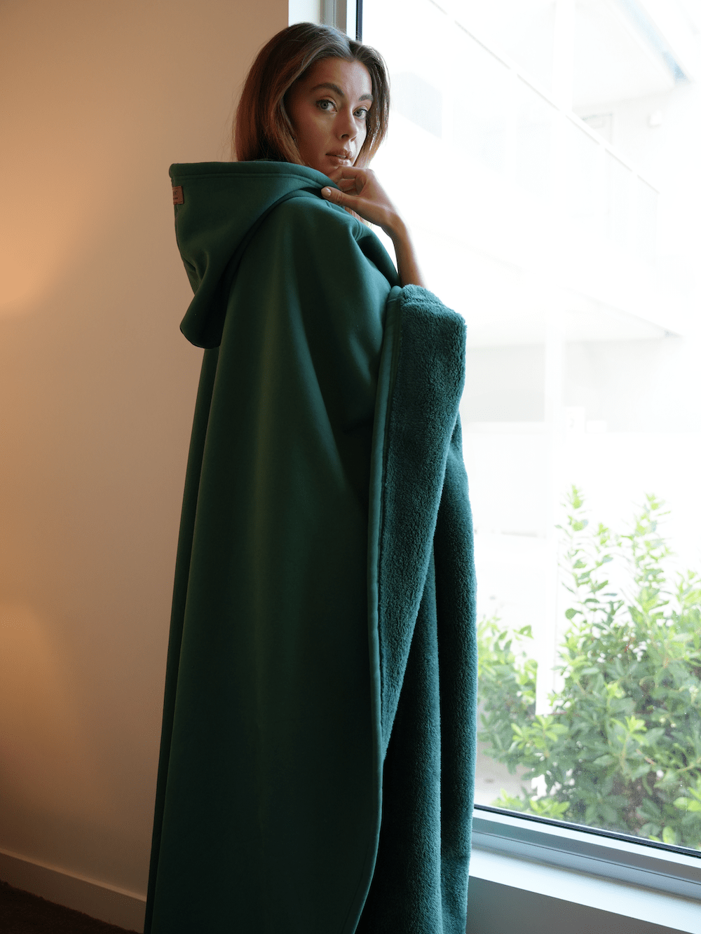 Gewichteter Cape-Hoodie – kuscheliger Baumwoll-Hoodie mit Kunstfellfutter
