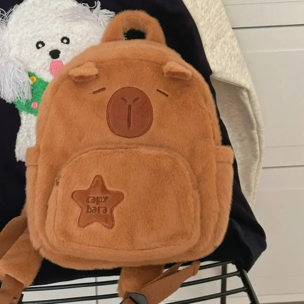 Capyraffy Plüsch-Rucksack aus Kunstfell