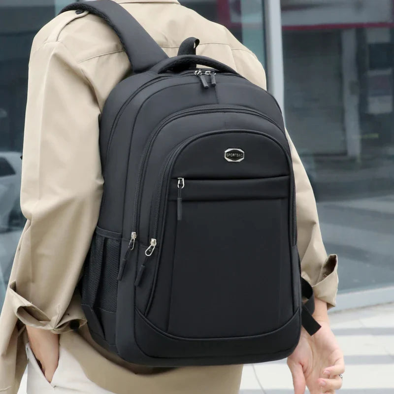 Carryal Großvolumiger Mehrkammer-Rucksack