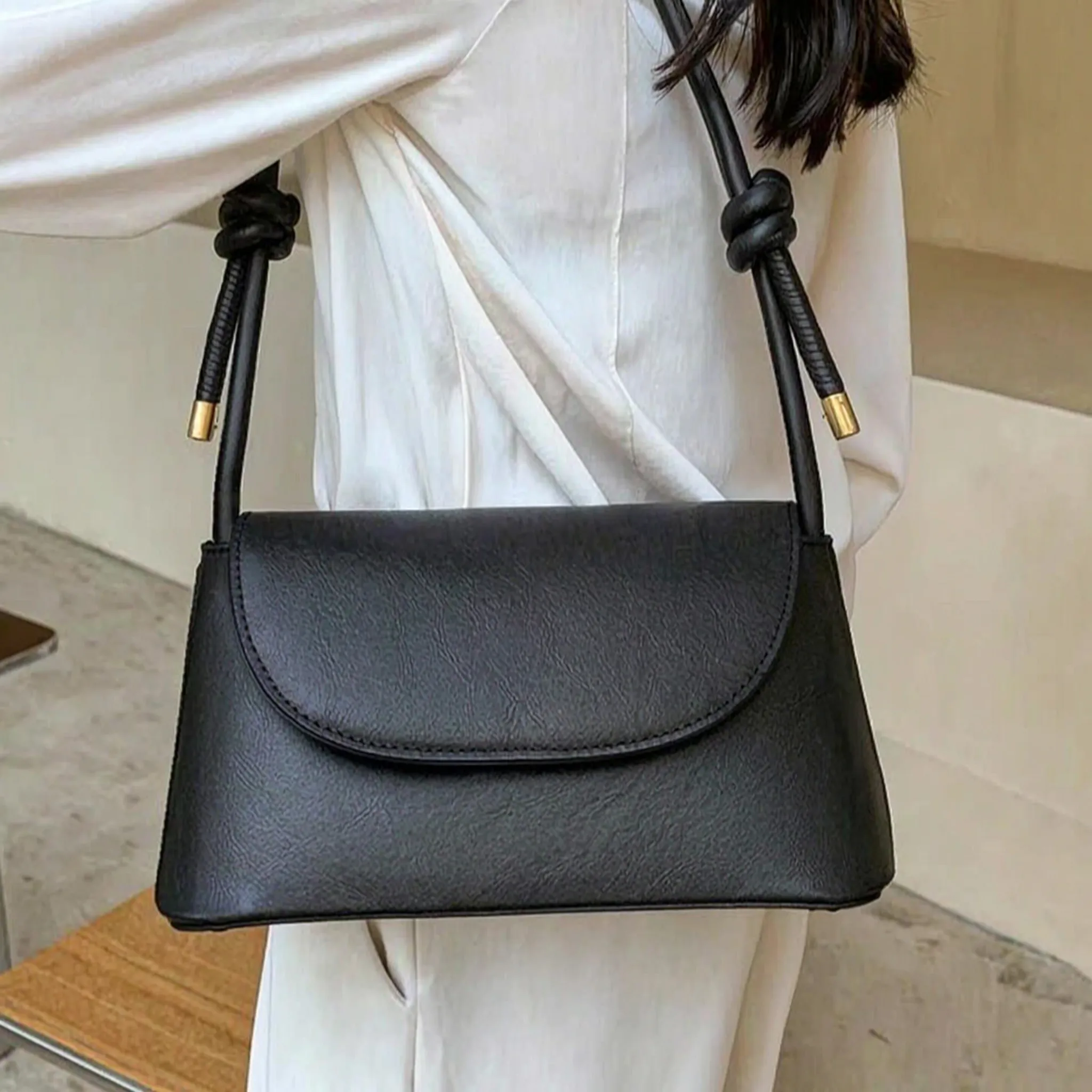 Pariselle Kompakte Quadratische Tasche mit Klapsverschluss