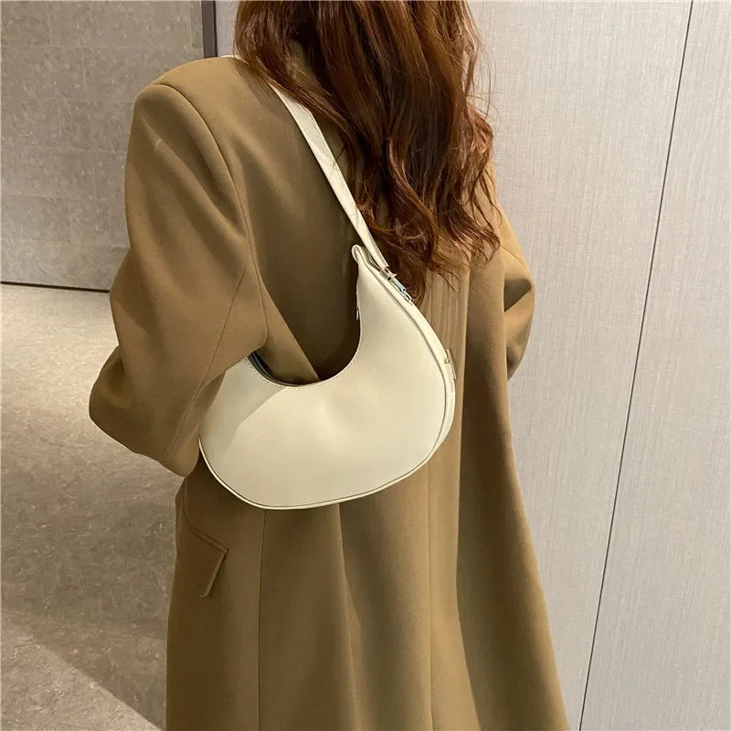 Kleine weiche Hobo-Schultertasche
