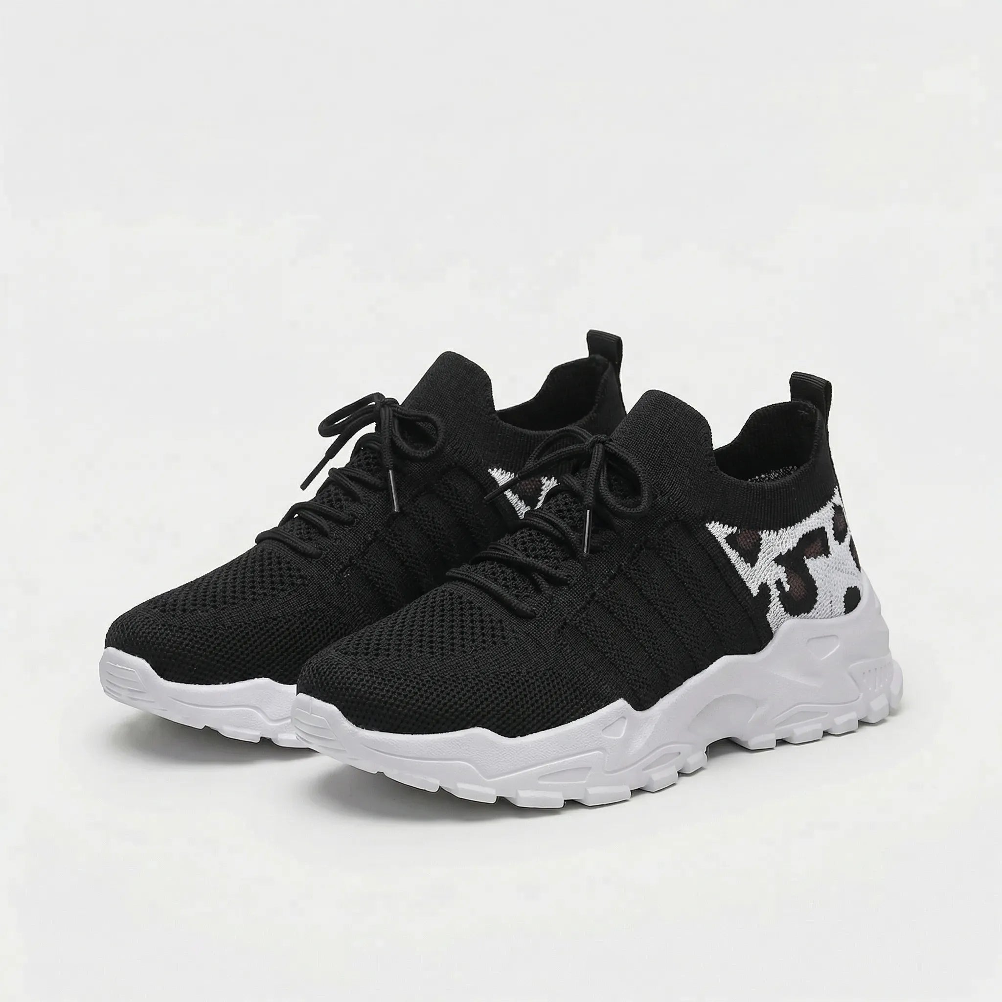 Spottrel Leopardenmuster Schnürschuhe