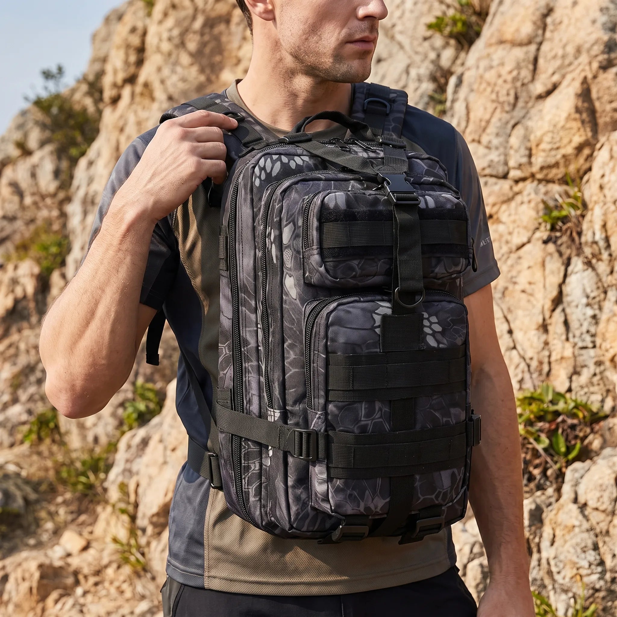 Vantour Kompakter Multi-Fach-Rucksack
