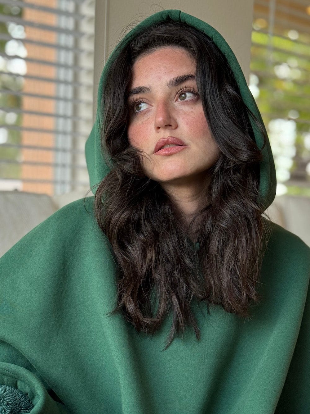 Gewichteter Cape-Hoodie – kuscheliger Baumwoll-Hoodie mit Kunstfellfutter