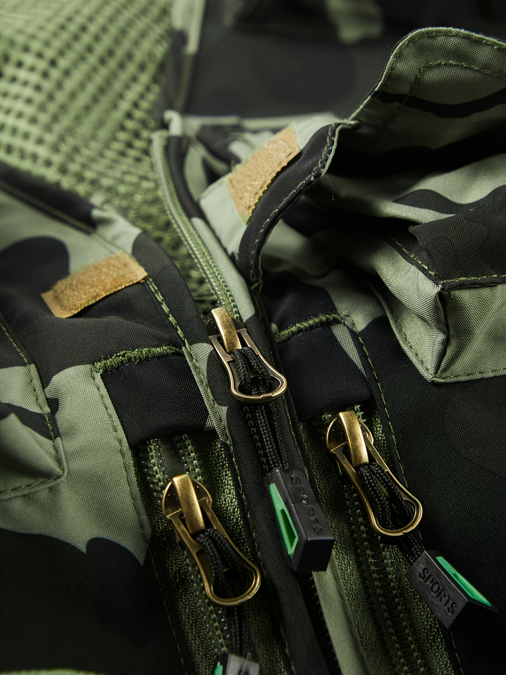 Leichte Outdoor-Weste mit vielen Taschen – atmungsaktiv für den Feldeinsatz