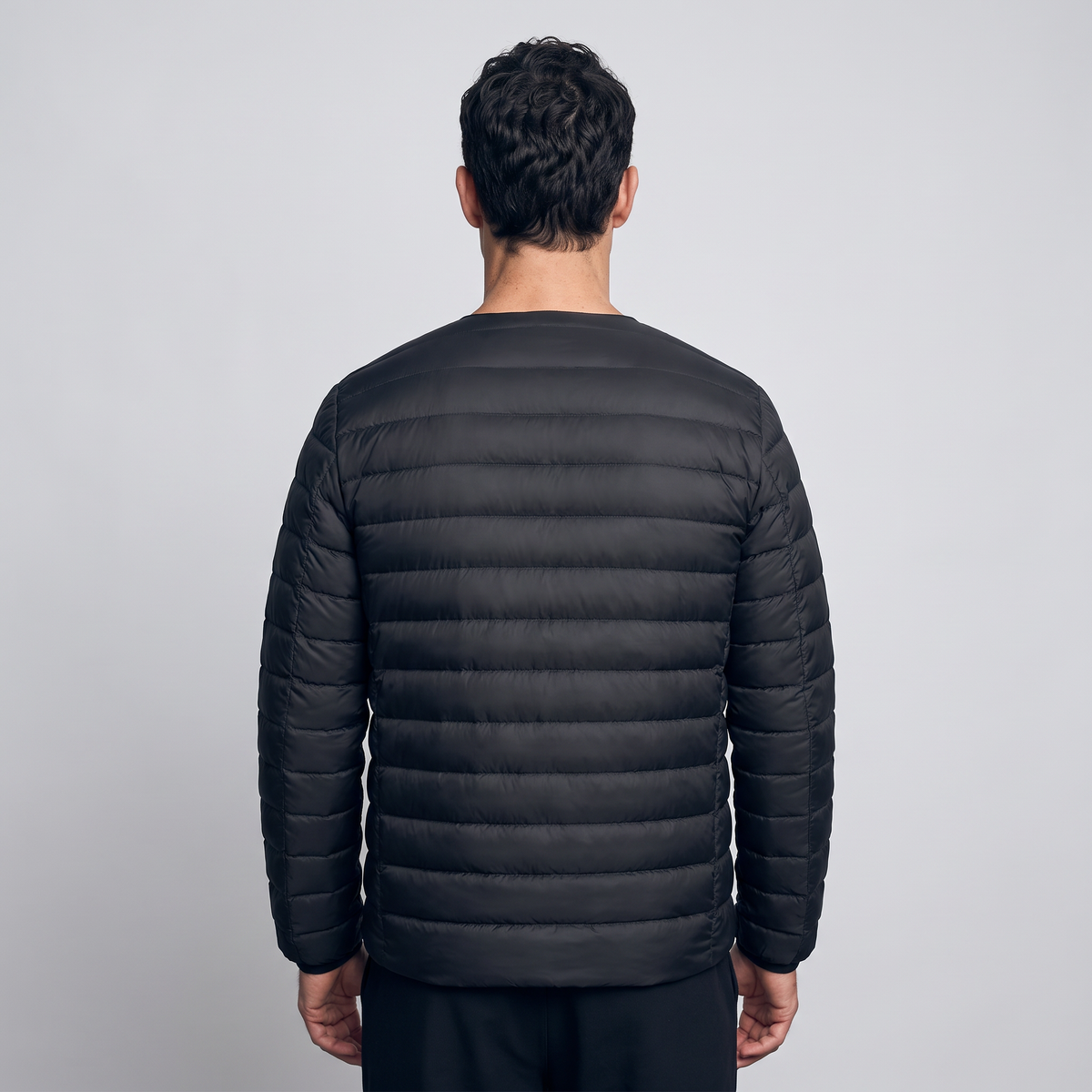 Herren Daunenjacke – wandelbarer V-Ausschnitt, leicht gesteppt