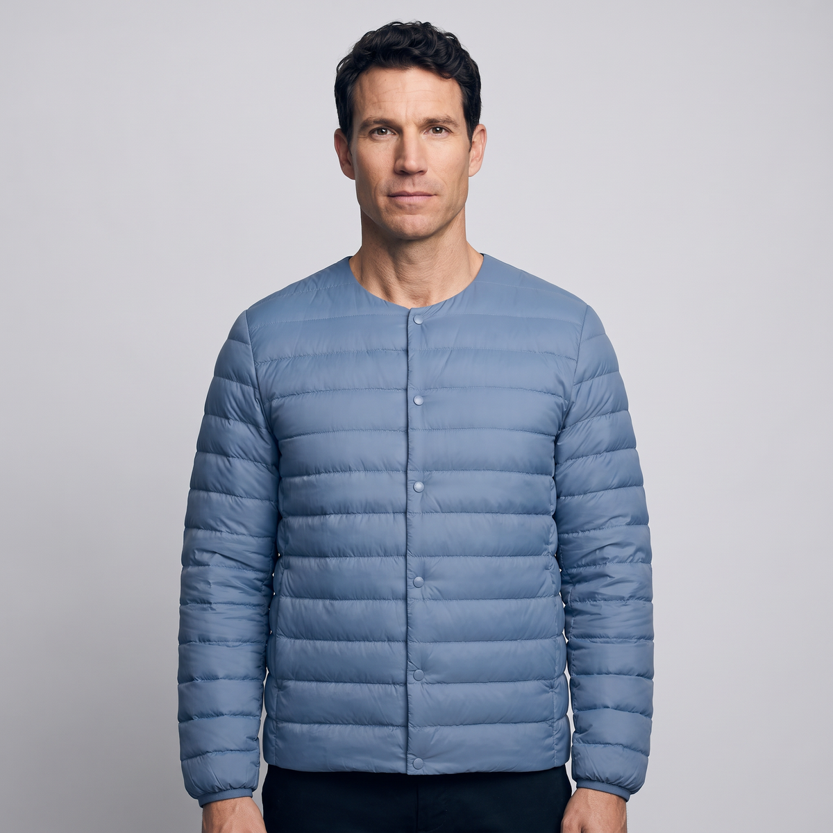 Herren Daunenjacke – wandelbarer V-Ausschnitt, leicht gesteppt