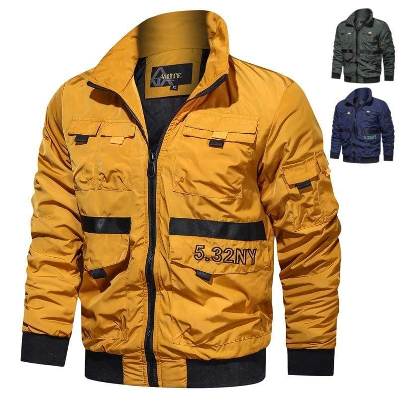 Bomberjacke im Militarylook