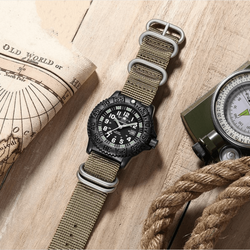 Militär-Armbanduhr mit NATO-Nylonarmband